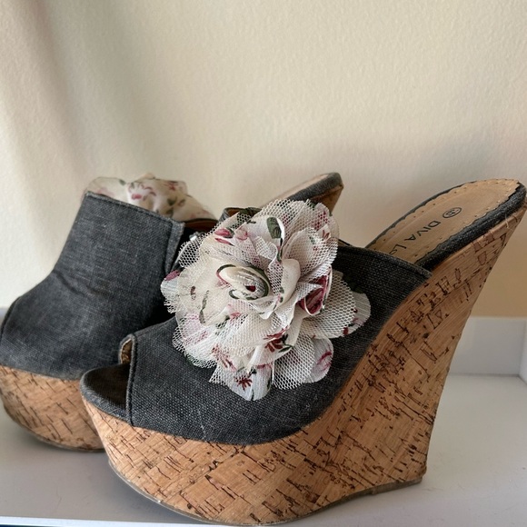 DIVA LOUNGE wedge sandals size 6.5 - Picture 2 of 10